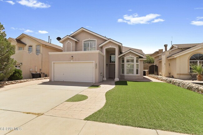 Foto del edificio - 527 Longleaf Pl