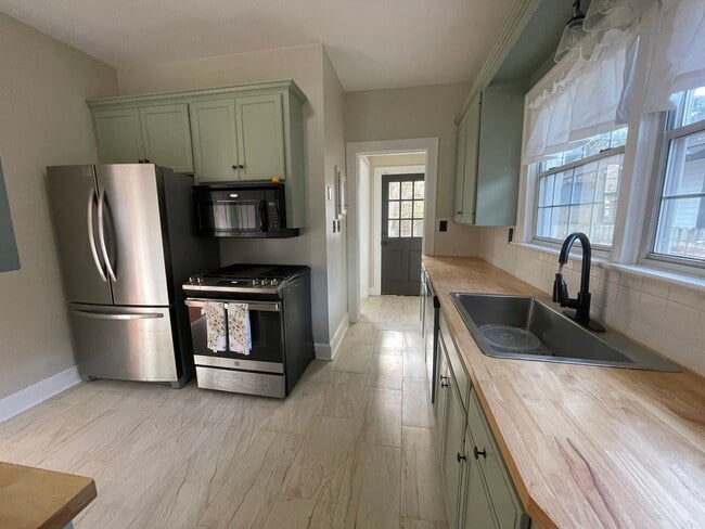 Foto del edificio - Highland Charmer! Come see Today!