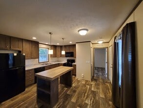 Building Photo - 813 Alaska