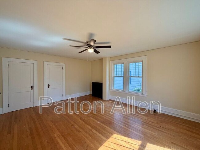 Foto del edificio - 19 Saluda St