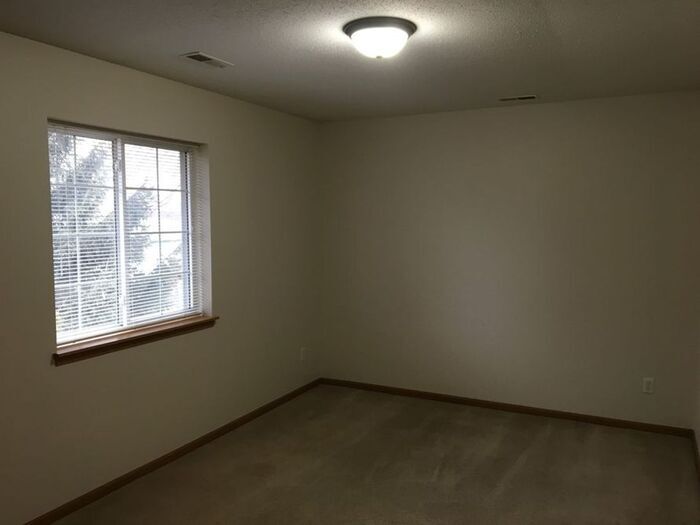 Foto del edificio - $995 | 2 Bedroom, 1 Bathroom Apartment | Pet Friendly* | Available for August 1st, 2026 Move In!