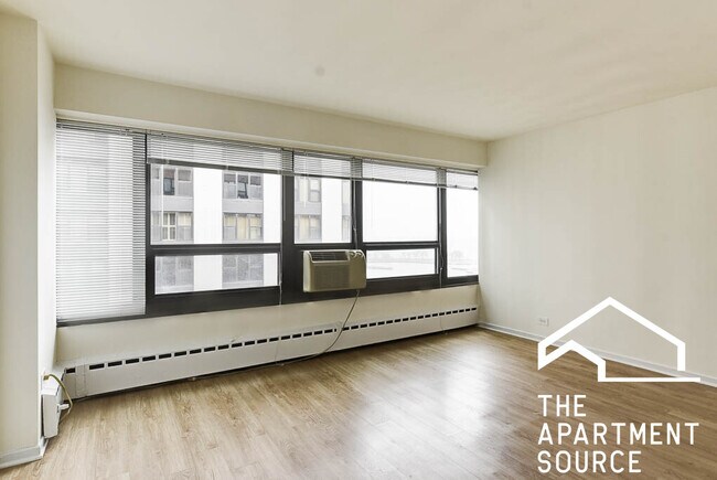 Foto del edificio - 3130 N Lake Shore Dr
