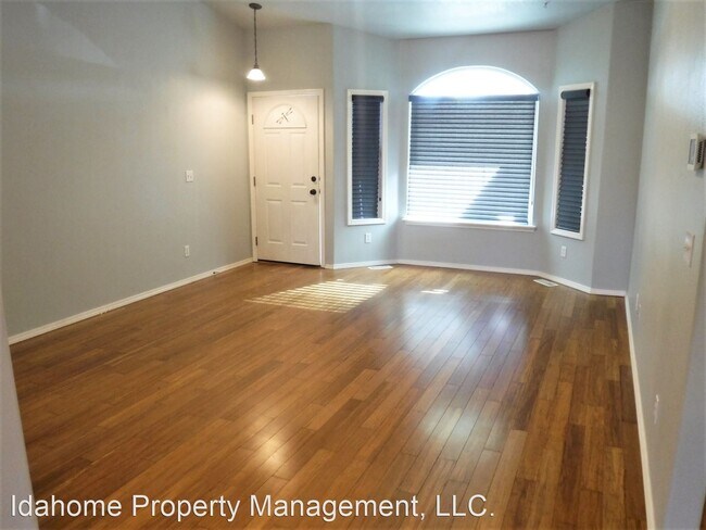 Building Photo - 3 br, 2 bath House - 784 Johnson Dr