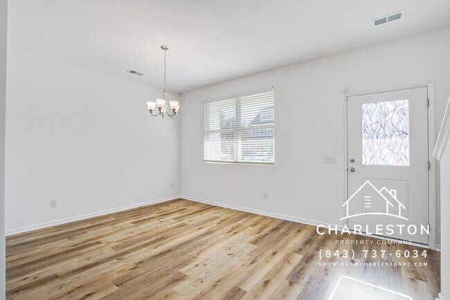 Foto del edificio - 200 Woodward Rd