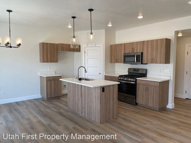 Foto del edificio - 3 br, 2.5 bath House - 287 W 1425 N #14