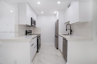 Building Photo - 13250 SW 7th Ct