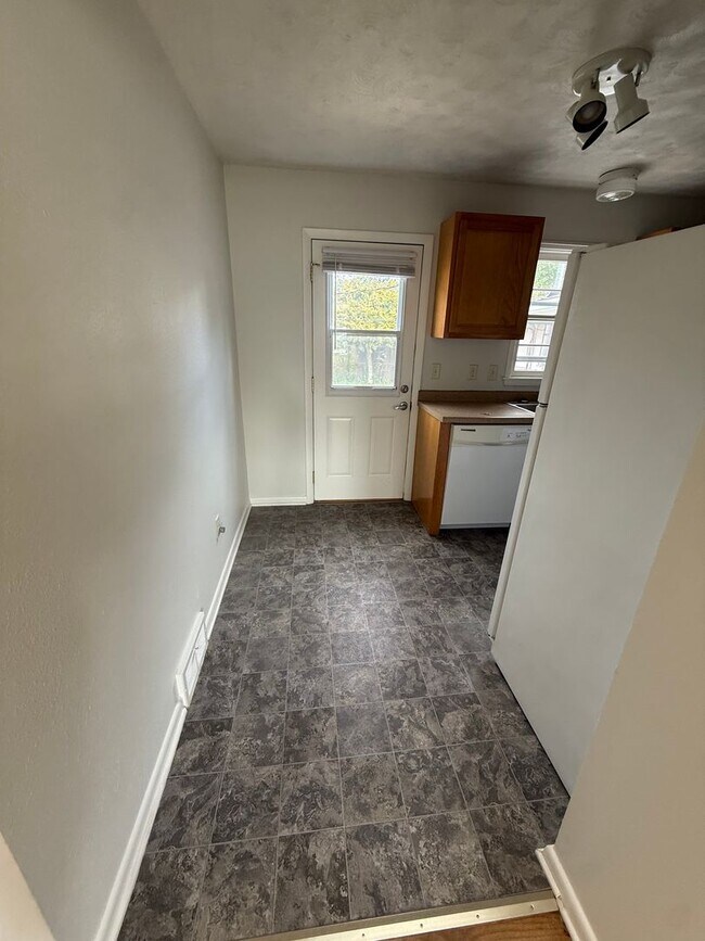 Foto del edificio - West Side 3 bedroom, 2 bathroom home for rent