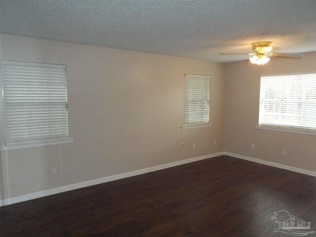 Foto del edificio - 4830 Yacht Harbor Dr