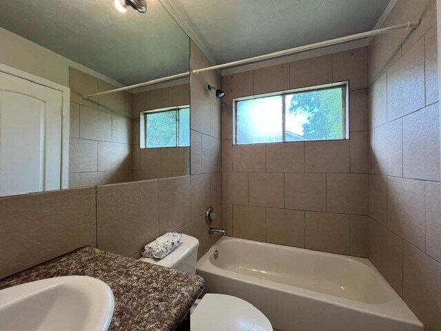 Building Photo - 19447 Cypress Cliff Dr