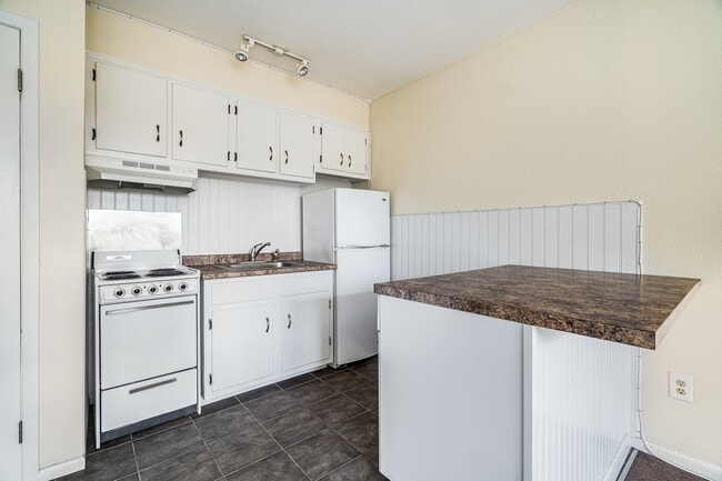 Building Photo - 18 Fairfield Ave