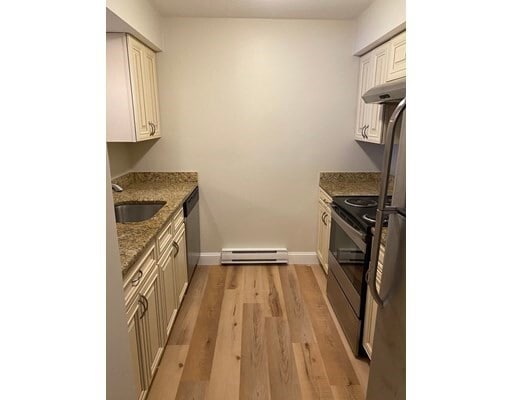 Building Photo - 36 Gibbs St