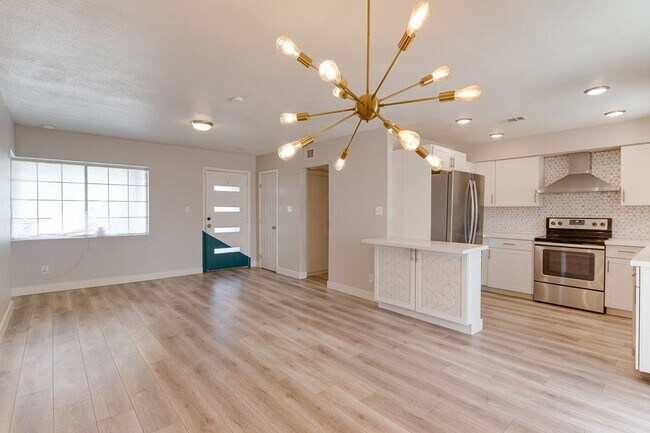 Building Photo - VINTAGE SINGLE STORY 4 BEDROOM HOME IN 89104