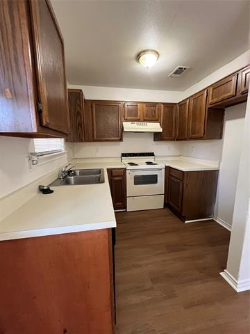 Foto del edificio - 718 Hillcrest Ct