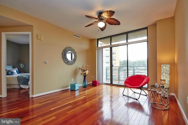 Building Photo - 2720 S Arlington Mill Dr