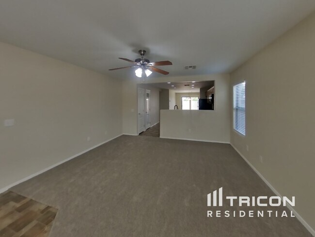 Foto del edificio - 6320 W Sophie Ln