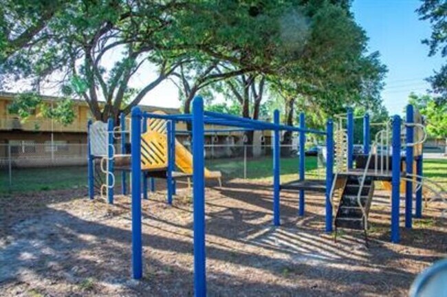 Foto del edificio - 3100 Orange Center Blvd