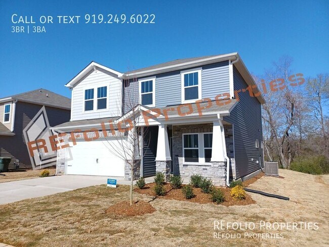 Foto del edificio - Beautiful Brand New 3 BR 2 Car-Garage Home...