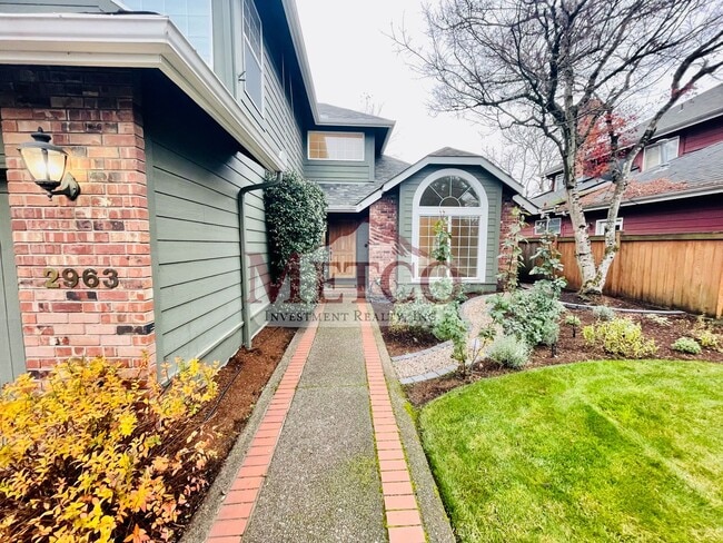 Foto del edificio - Beautiful 4 bedroom, 3 Bath House in Desirable Gilham Neighborhood!