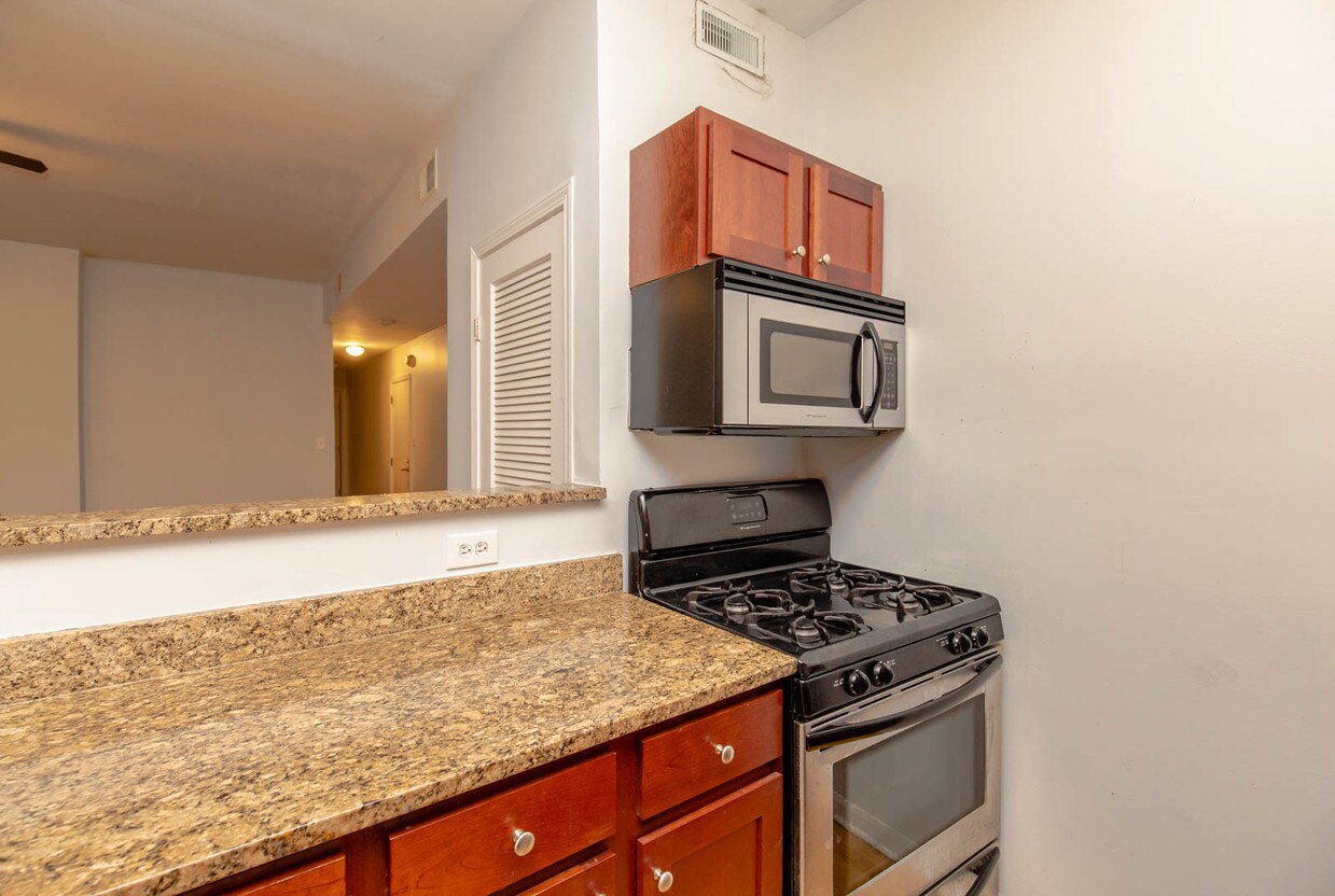 Foto principal - 931 W Leland Ave