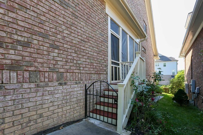 Building Photo - Gorgeous Three Bedroom Home!