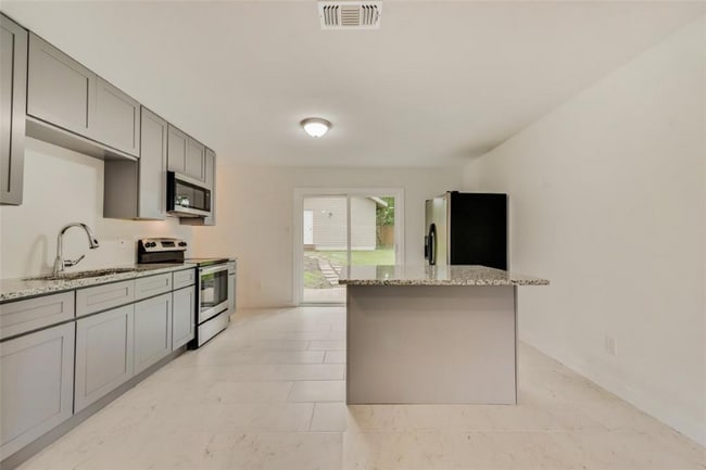 Building Photo - 1110 Wycliff Dr
