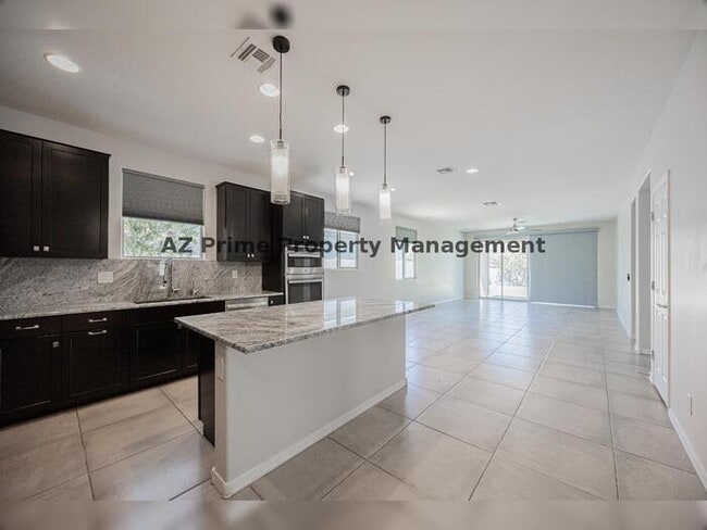 Foto del edificio - 6412 S 24th Pl