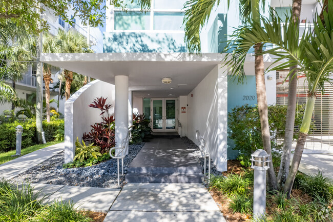 Entrance - 2020 Lofts