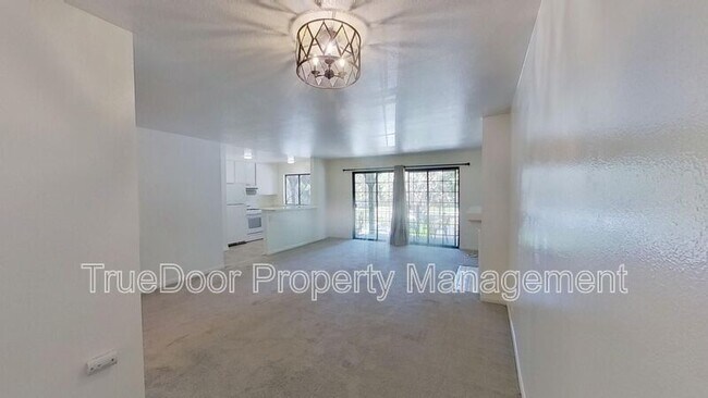 Foto del edificio - 3673 S Bear St