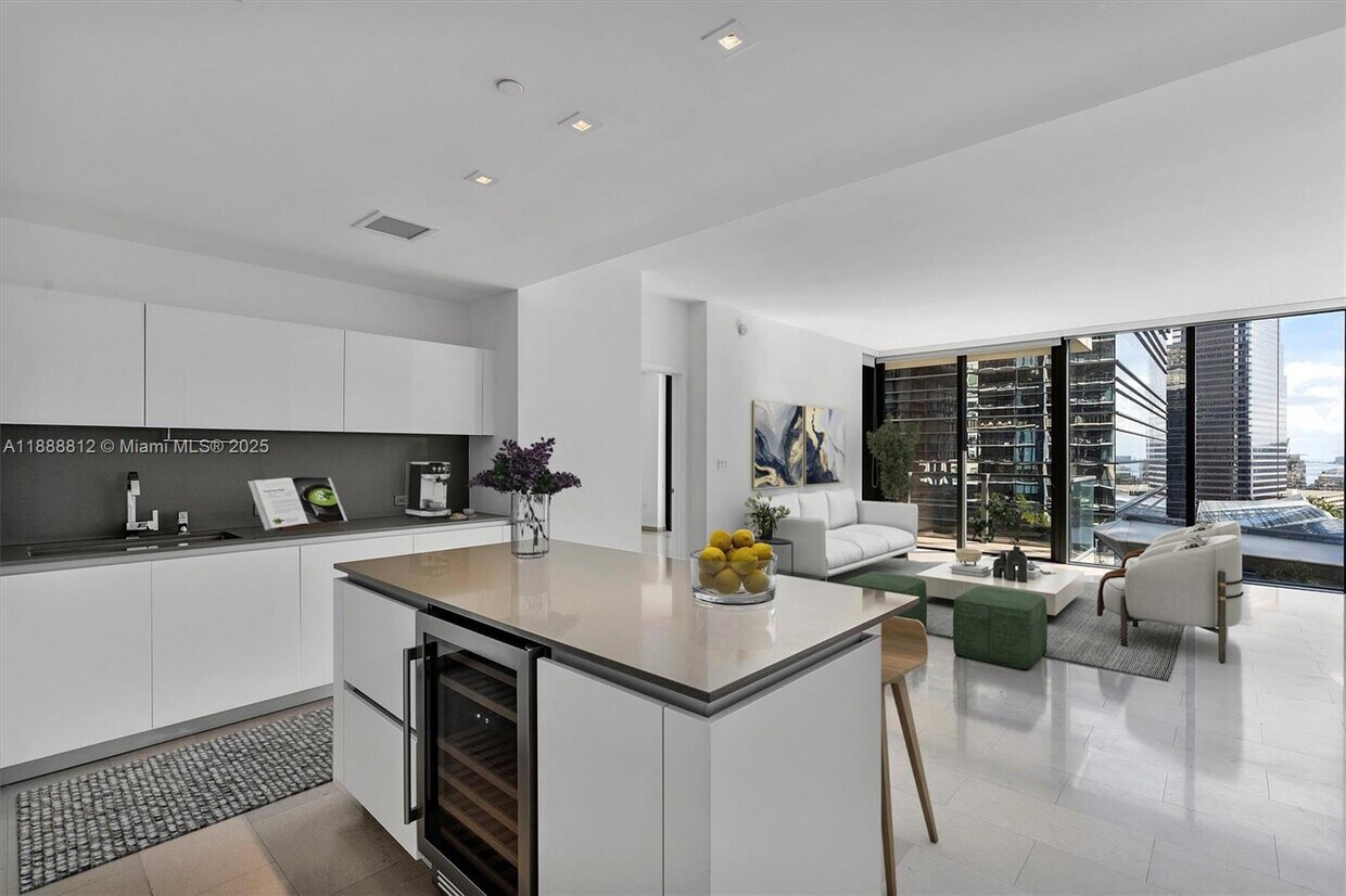 Foto principal - 88 SW 7th St