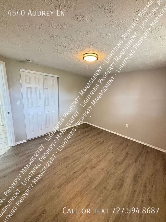 Foto del edificio - 4540 Audrey Ln