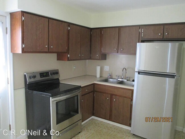 Building Photo - 2 br, 1 bath House - 5762 N. Pine Tree Str...