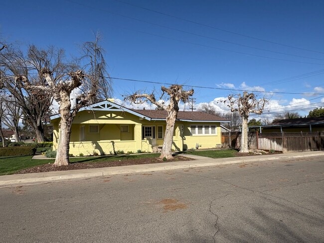 Building Photo - 1424 18th Ave