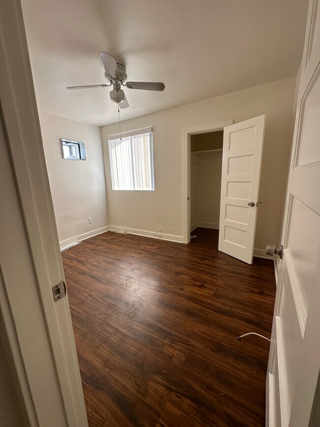 Foto del edificio - 2483 Chelsea St