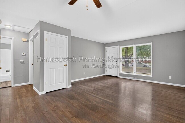 Foto del edificio - 9993 Fox Hall Ct