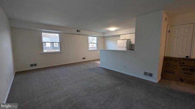 Foto del edificio - 646 Country Ln