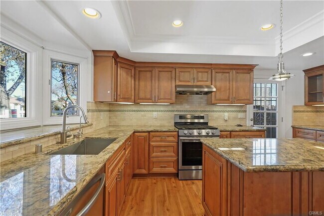 Foto del edificio - 1430 N Maple St