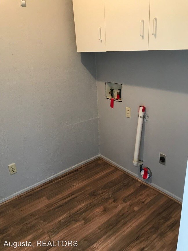 Building Photo - 3 br, 1 bath House - 102 CR 691