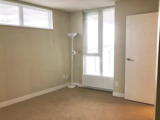 Building Photo - 6095 Fraser St