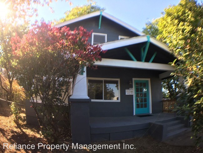 Foto del edificio - 6015-6017 SE 99th Ave