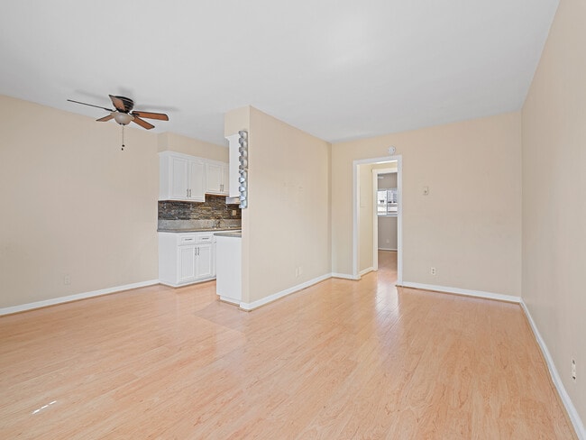 Building Photo - 335 Cedar Ave