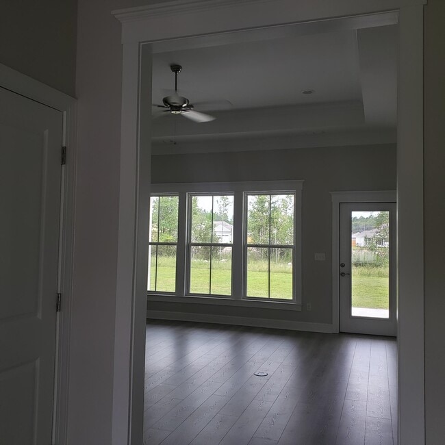 Building Photo - 71 London Cir