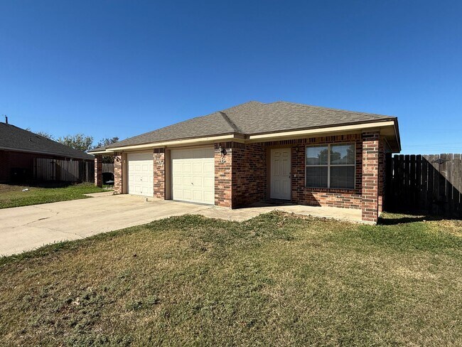 Foto del edificio - 4207 Thunder Creek Dr