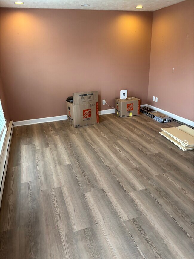 Living room - 701 Ferndale Ct