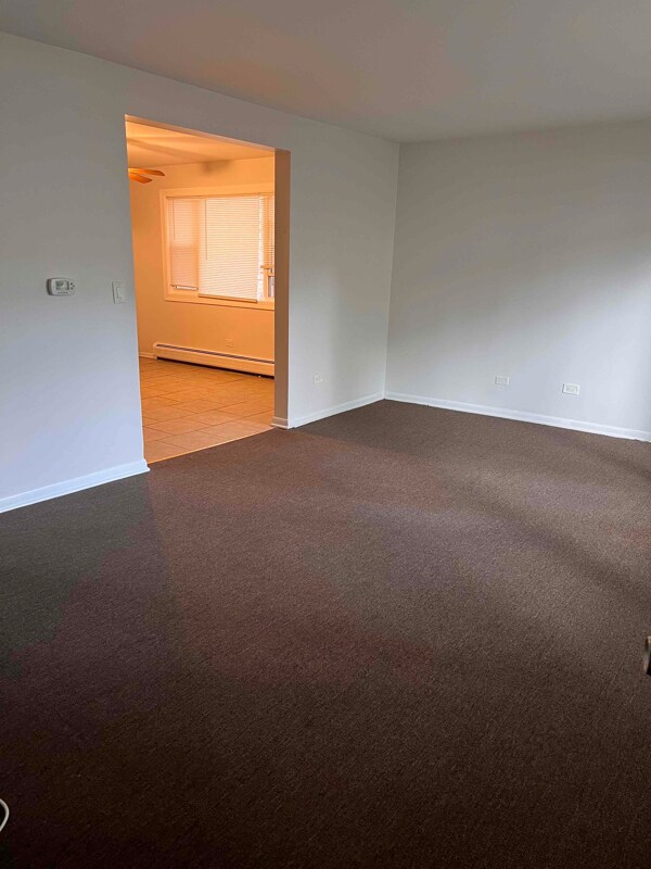 Foto del edificio - 8639 W Summerdale Ave
