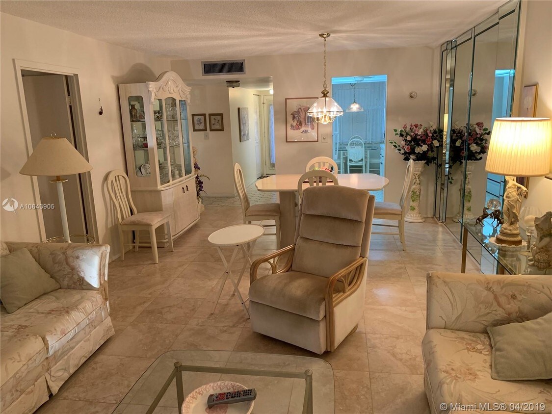 Foto principal - 2999 NW 48th Ave