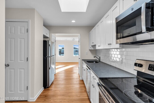 Foto del edificio - 525 Washington Blvd