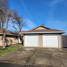 Building Photo - 2033 NE Darby St