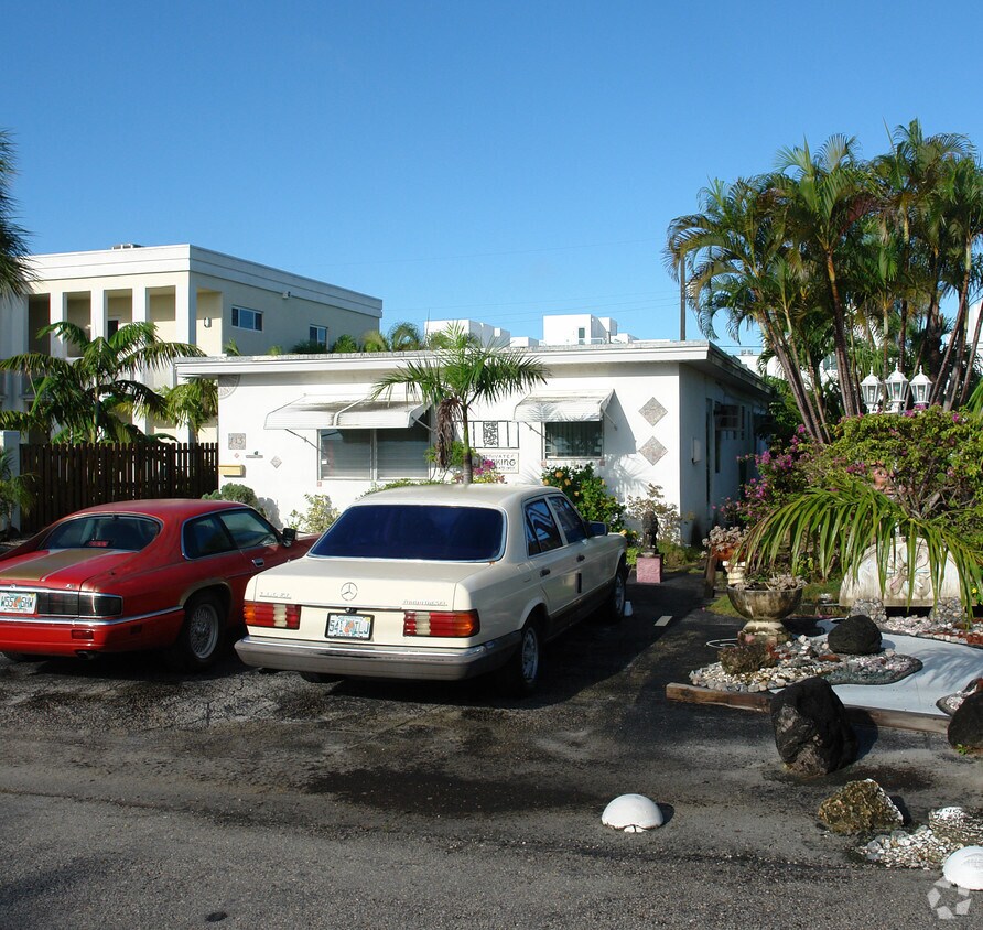 Foto del edificio - 715-717 NE 5th Ave