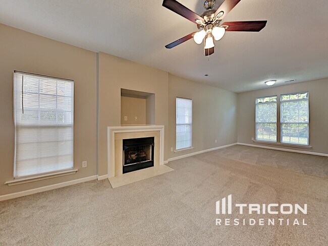 Building Photo - 1051 Hipp Rd