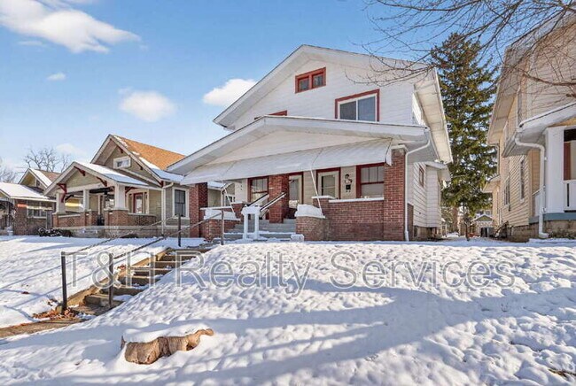 Building Photo - 517 N Riley Ave